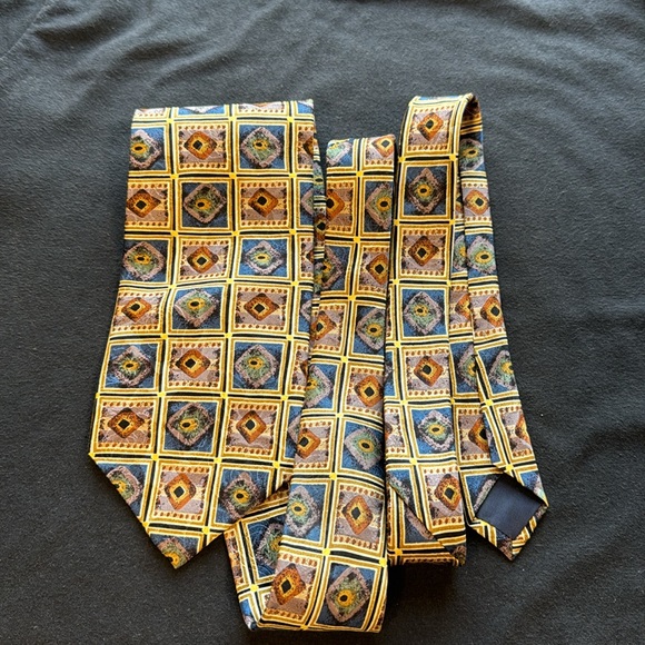 Stonehenge Silk Tie - Picture 4 of 4